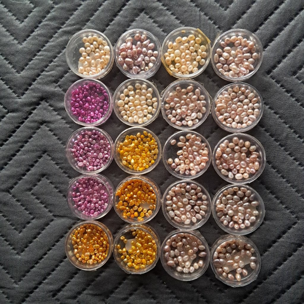 Supermooie Grote Partij Nieuwe Doosjes Zoetwaterparels, Hobby en Vrije tijd, Kralen en Sieraden maken, Ophalen, Nieuw, Kraal
