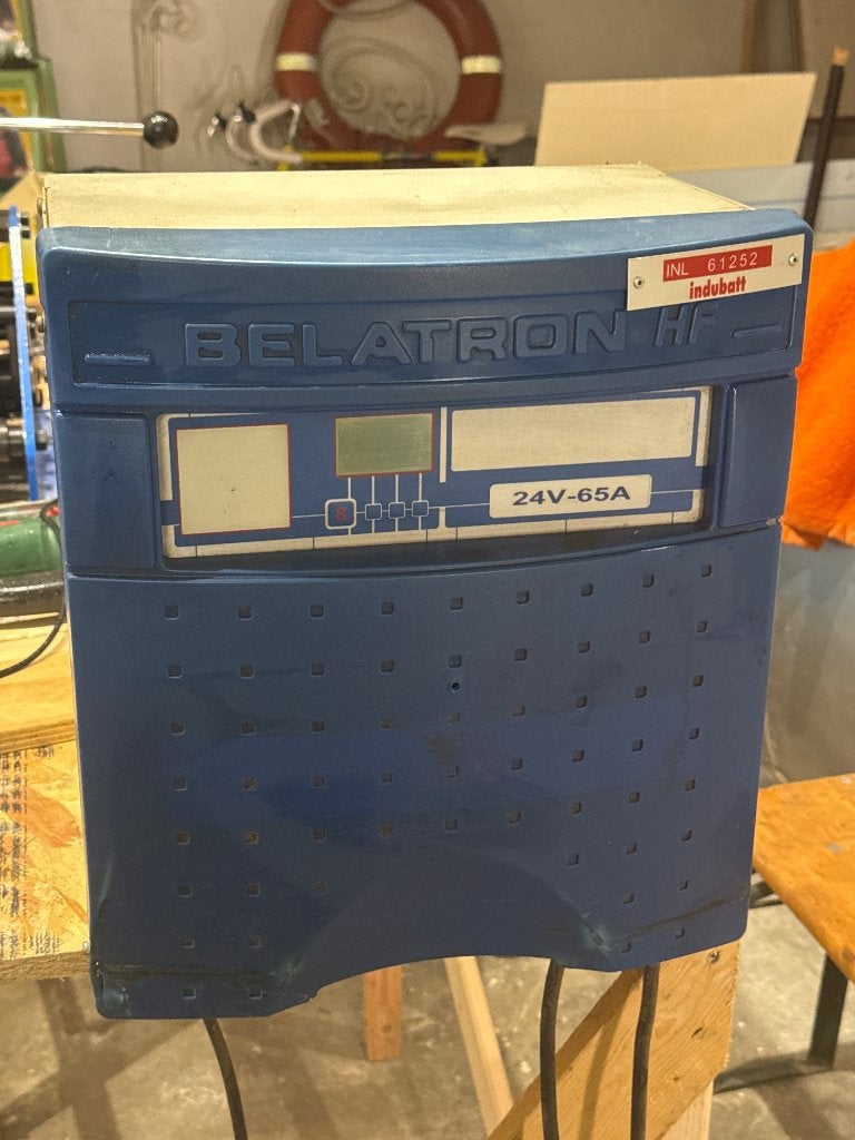 Acculader 24 volt 65A, Ophalen, Gebruikt