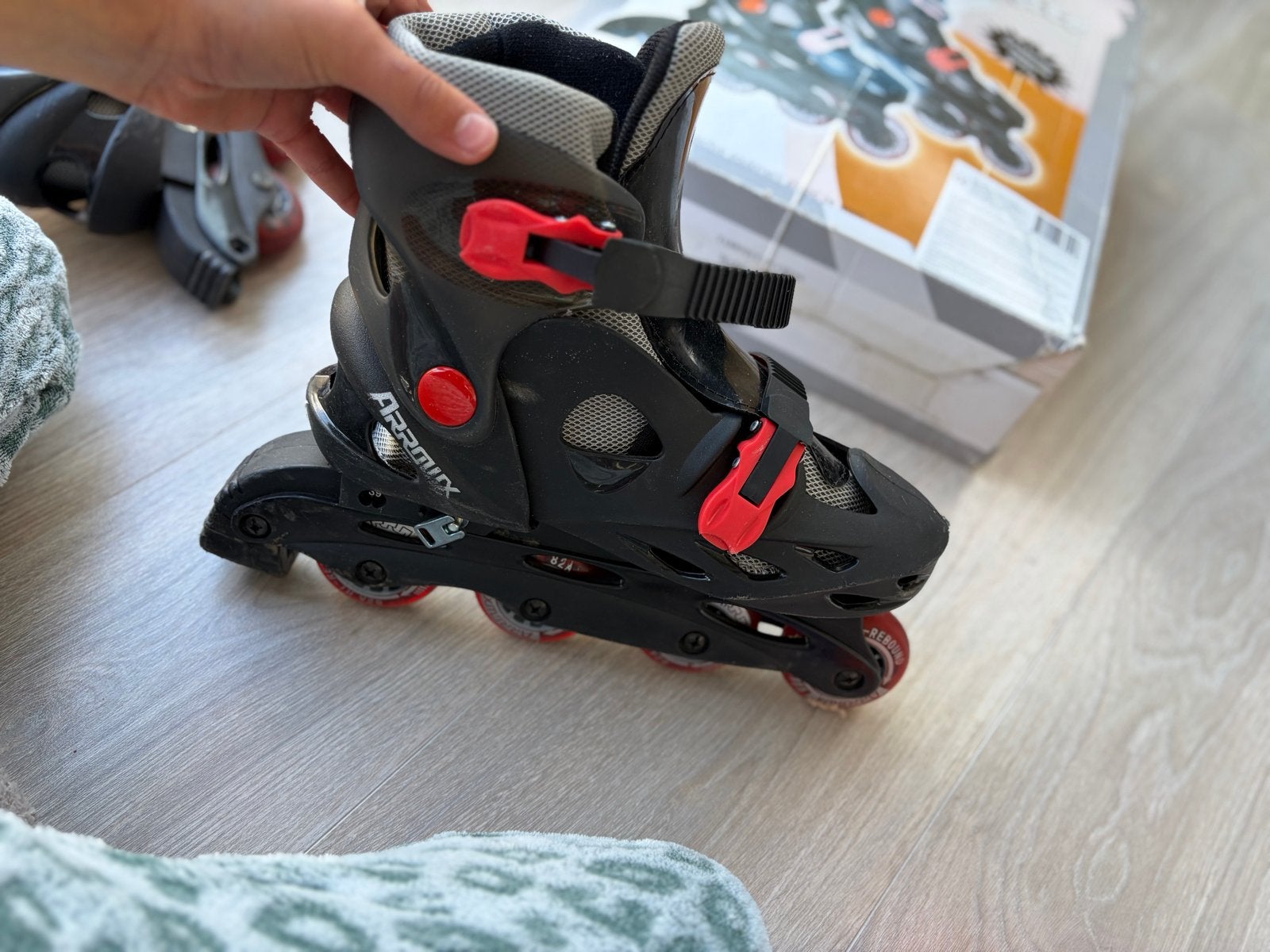 Verstelbare Skielers - Maat 39 - Zwart met Rood, Kinderen, Inline skates 4 wielen, Ophalen, Overige merken