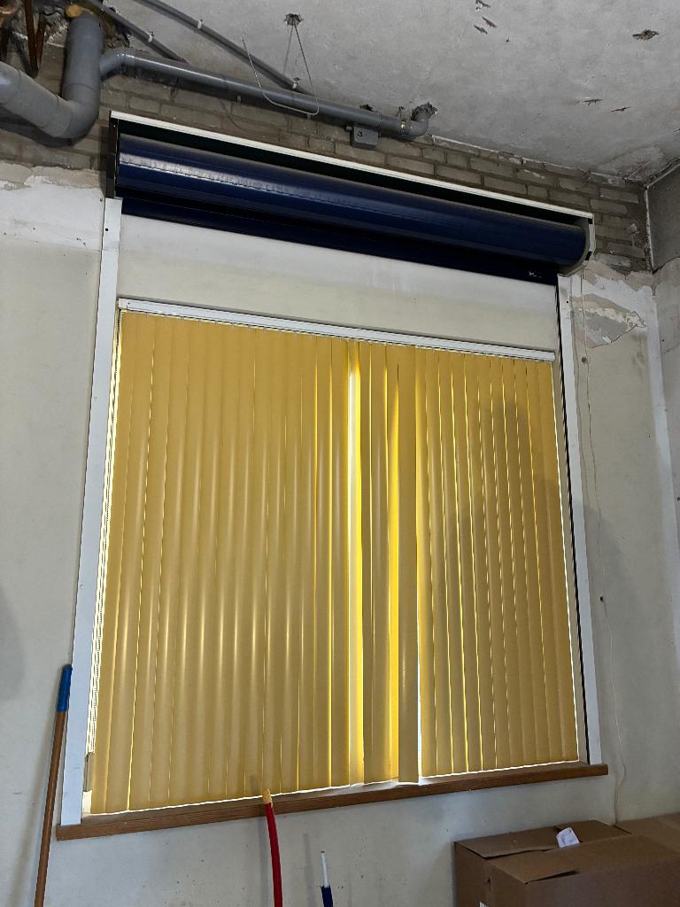 rolluiken elektrisch, Ophalen, Gebruikt, Overige kleuren, 200 cm of meer