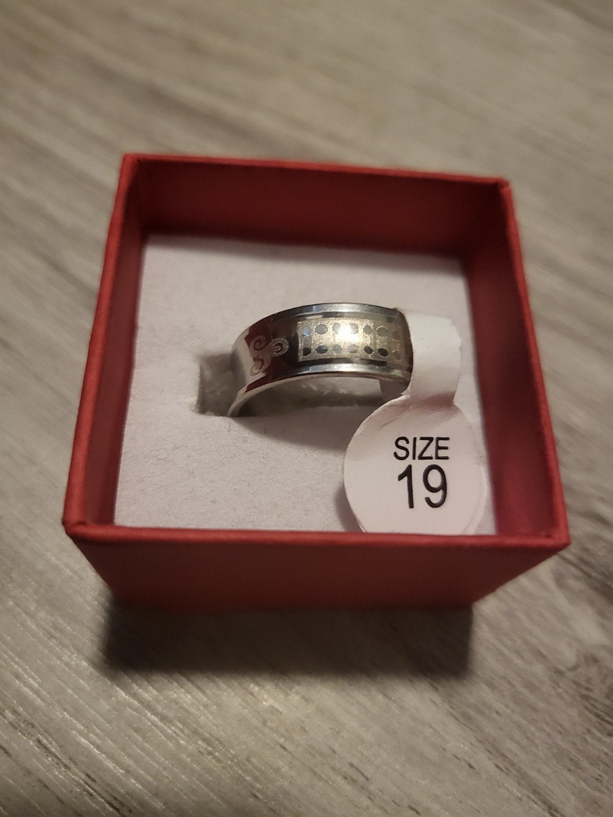 Nieuwe zilverkleurige ring, maat 19, IJzer of Staal, 19 tot 20, Nieuw, Ophalen of Verzenden