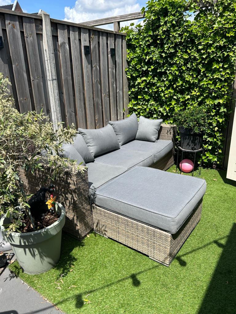 Wicker loungeset met grijze kussens, Tuin en Terras, Ophalen, 3 zitplaatsen, Zo goed als nieuw, Loungeset