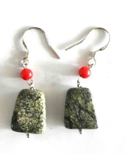 Nieuwe zilveren oorbellen met Serpentijn Jade en Koraal 925, Hangers, Nieuw, Ophalen of Verzenden, Rood