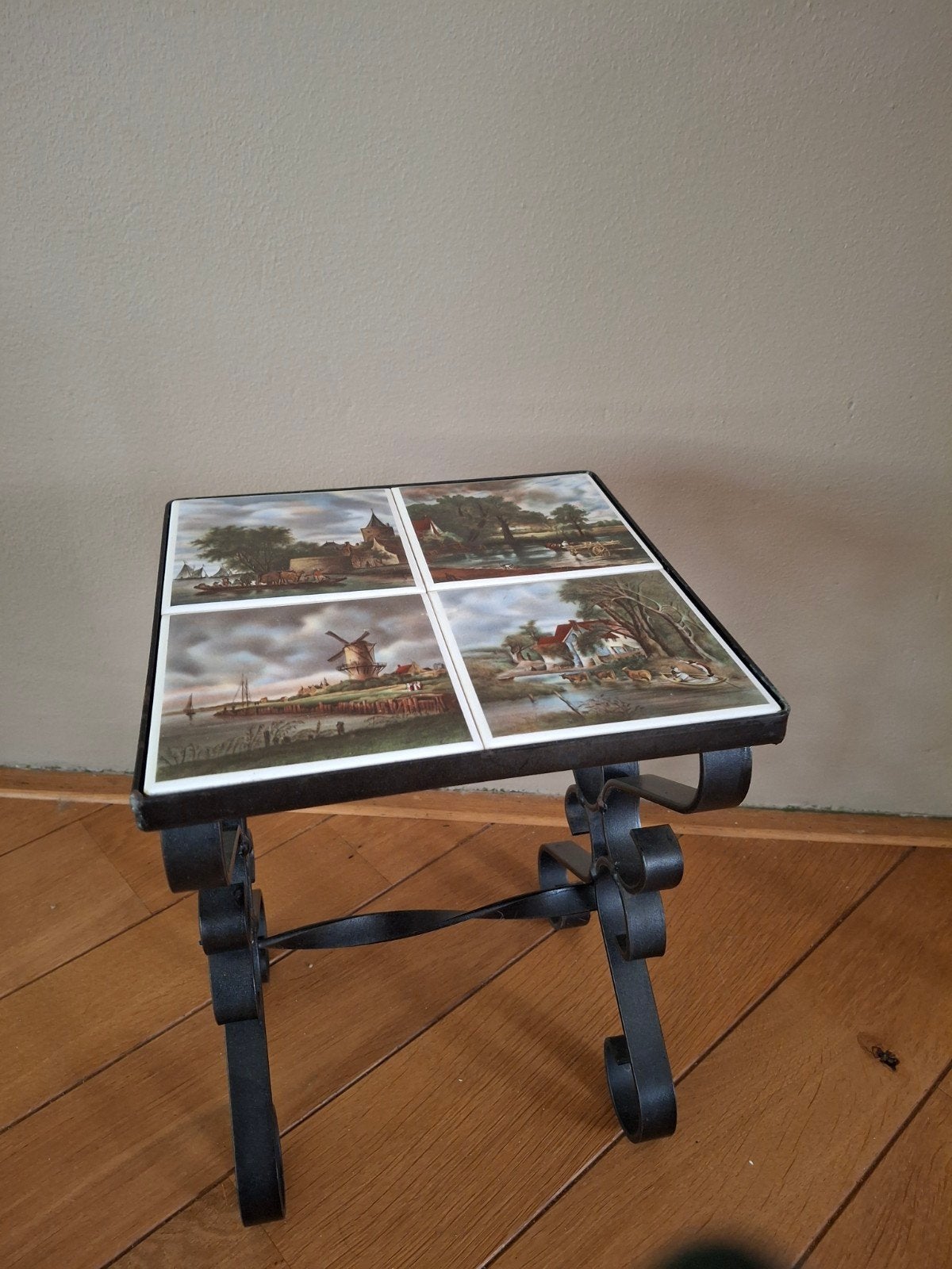 Gietijzeren bijzettafeltje met tegeltjes, Antiek en Kunst, Ophalen of Verzenden