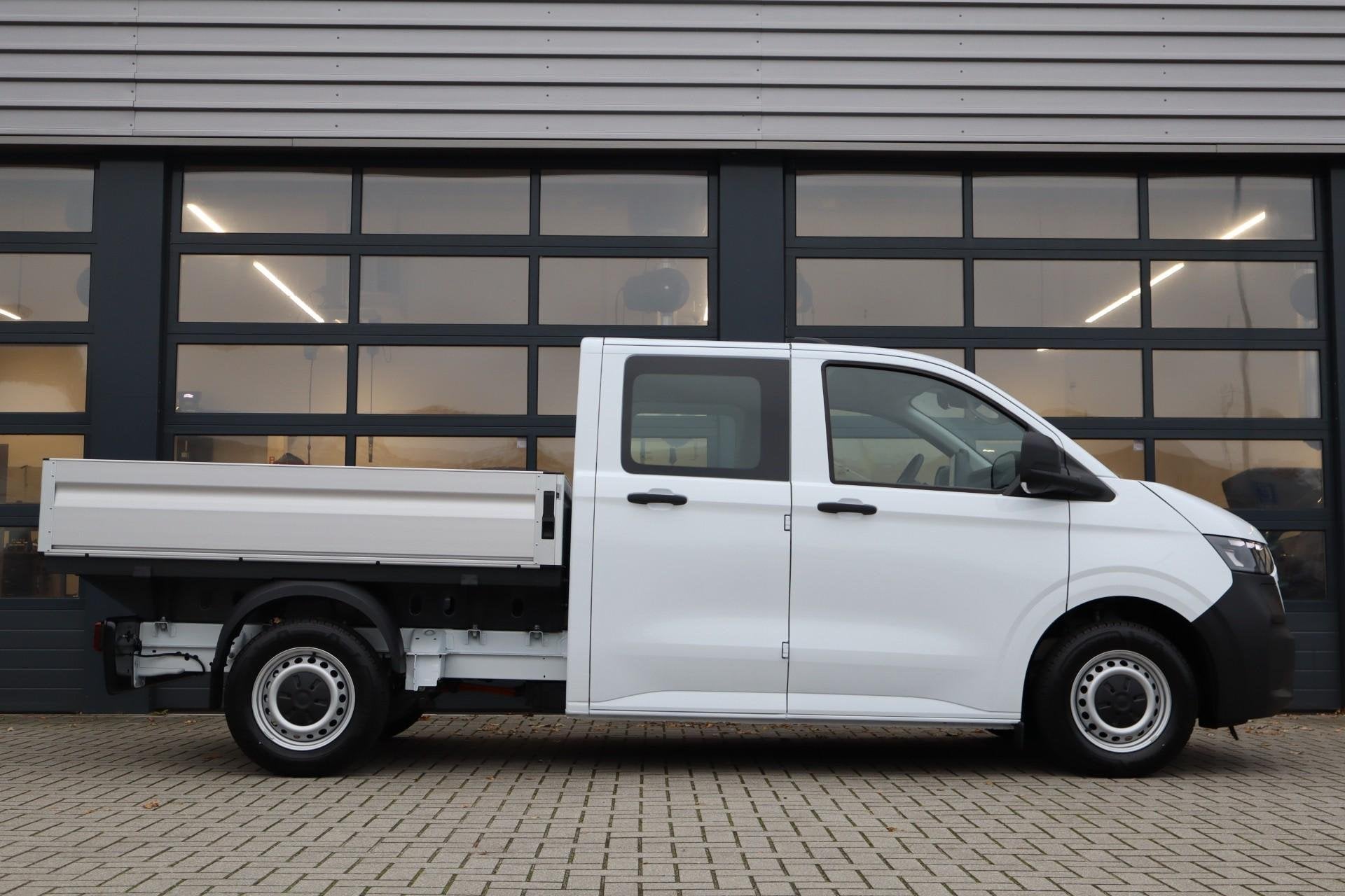 Volkswagen e-Transporter 32 L2H1 136pk 71 kWh | Dubbele Cabi, Auto's, Automaat, 12 maanden, Zwart, 71 kWh