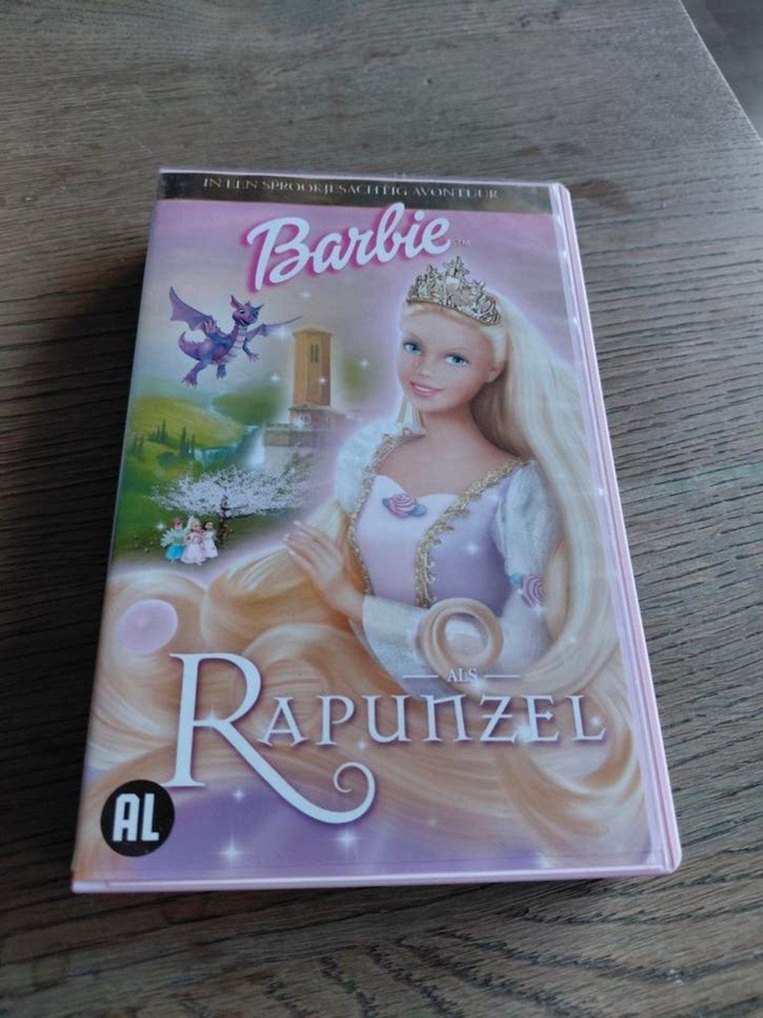 Barbie - Rapunzel videoband., Gebruikt, Animatie, Alle leeftijden, Ophalen of Verzenden