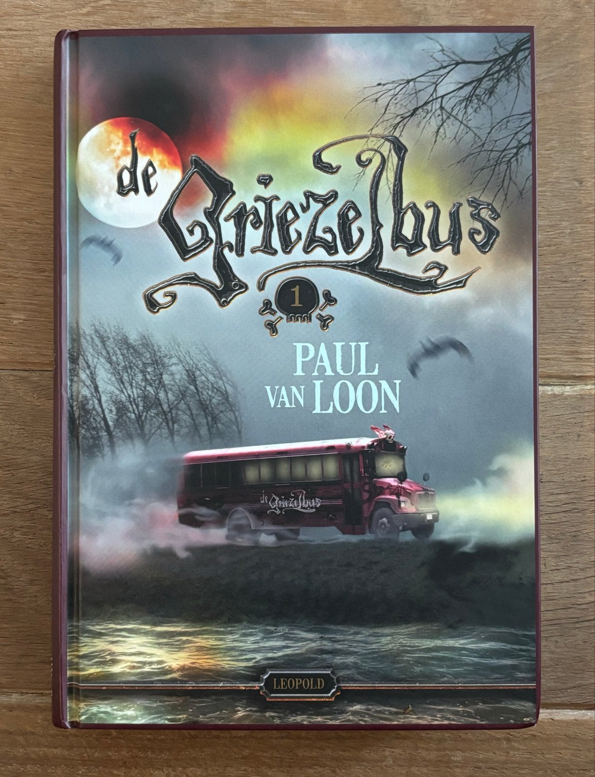 De Griezelbus 1 - Paul van Loon (Zo goed als nieuw), Boeken, Ophalen of Verzenden, Zo goed als nieuw, Fictie algemeen