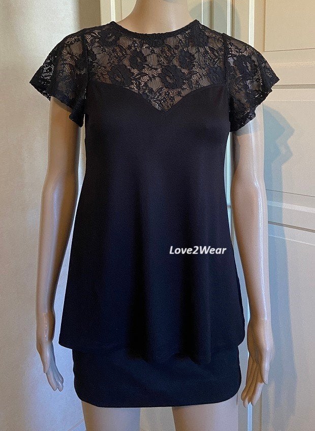Top zwart met kant Lipsy London, Zwart, Nieuw, Ophalen of Verzenden, Korte mouw