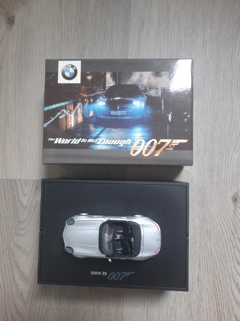 BMW Z8 James Bond Edition 1999 (1:43), Hobby en Vrije tijd, Modelauto's | 1:43, Ophalen of Verzenden, Zo goed als nieuw, Auto