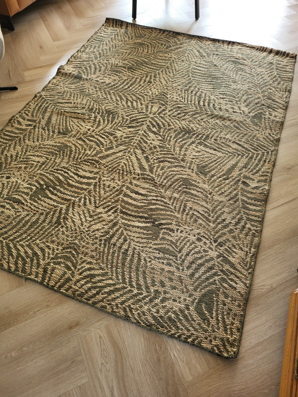 Juten vloerkleed met bladprint - Zo goed als nieuw, Huis en Inrichting, Ophalen, Groen, 200 cm of meer, Zo goed als nieuw