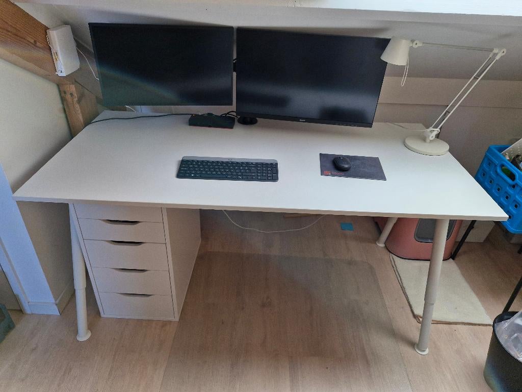 Bureau, Huis en Inrichting, Bureaus, Ophalen, Gebruikt, Spaanplaat of MDF, In hoogte verstelbaar