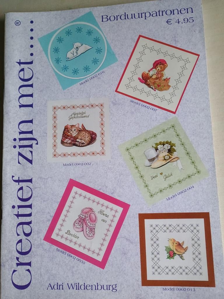 Borduurpatronenboekje Adri Wildenburg - Diverse Motieven, Ophalen of Verzenden, Zo goed als nieuw, Handborduren, Patroon
