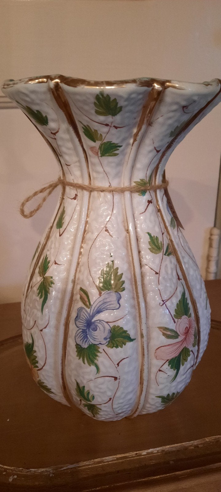 Antieke handgeschilderde vaas met bloemmotief, Antiek en Kunst, Ophalen of Verzenden