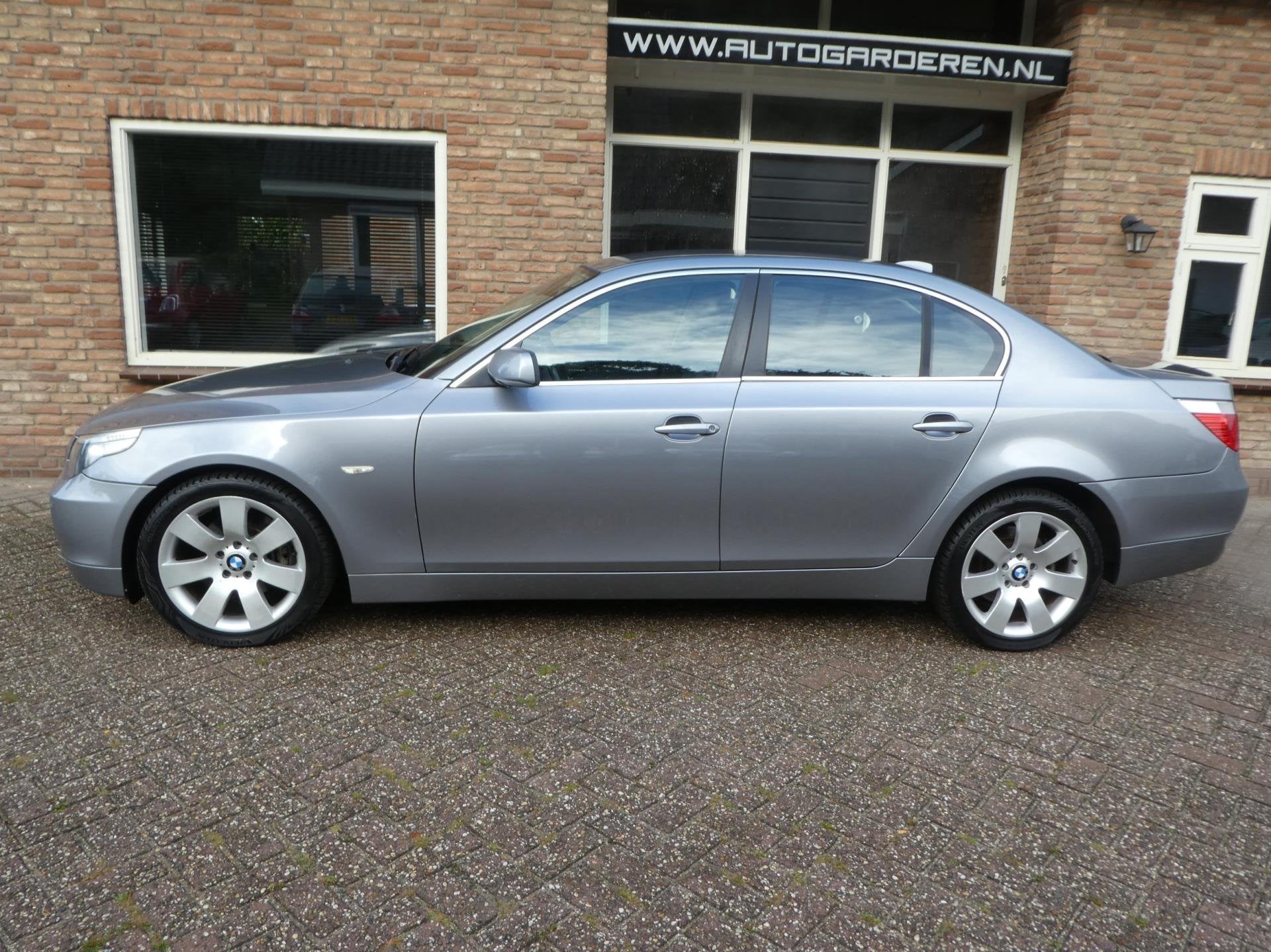 Foto 2 van BMW 5-serie 525i Executive Automaat / Navi