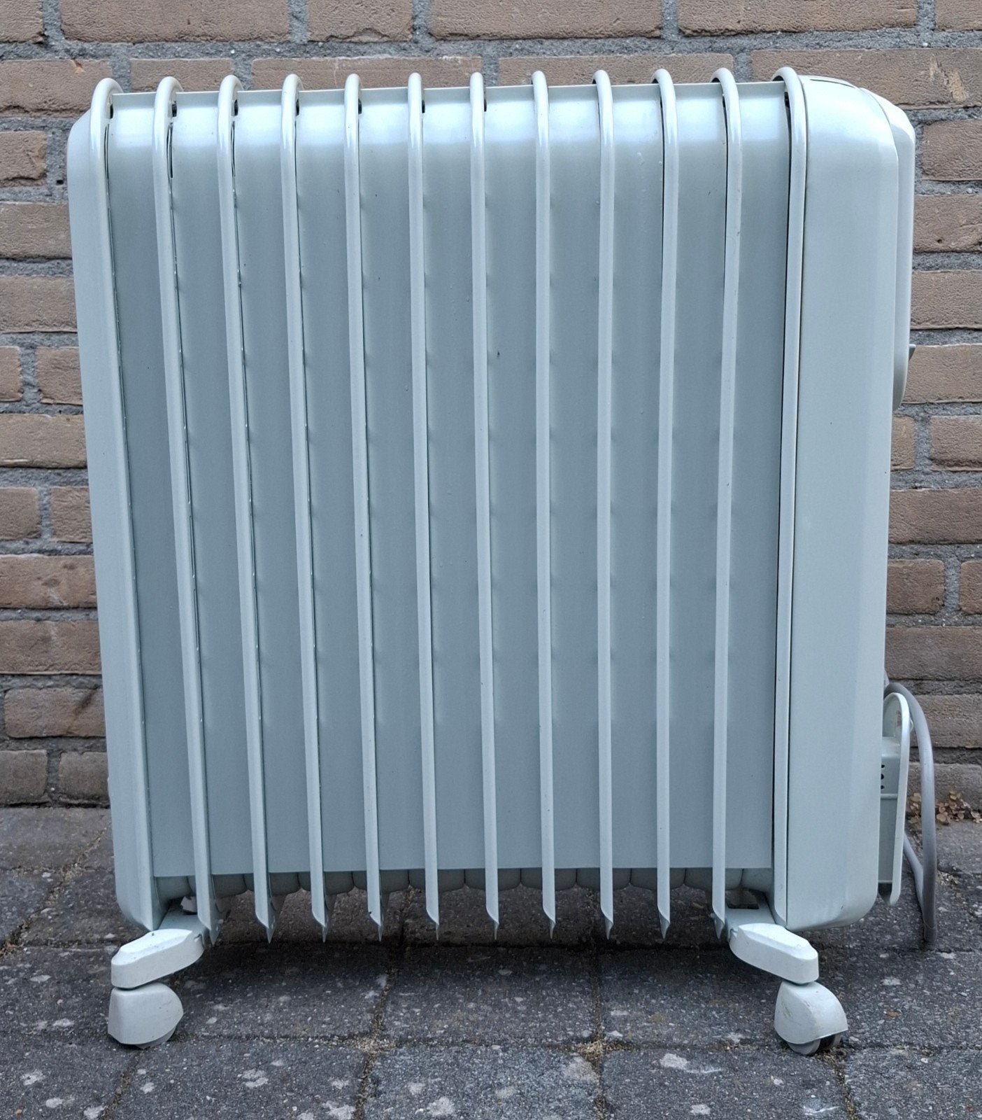 De'Longhi DeLonghi Vento V551225 Oliegevulde Radiator 2500W, Doe-het-zelf en Verbouw, Verwarming en Radiatoren, Ophalen, Minder dan 60 cm