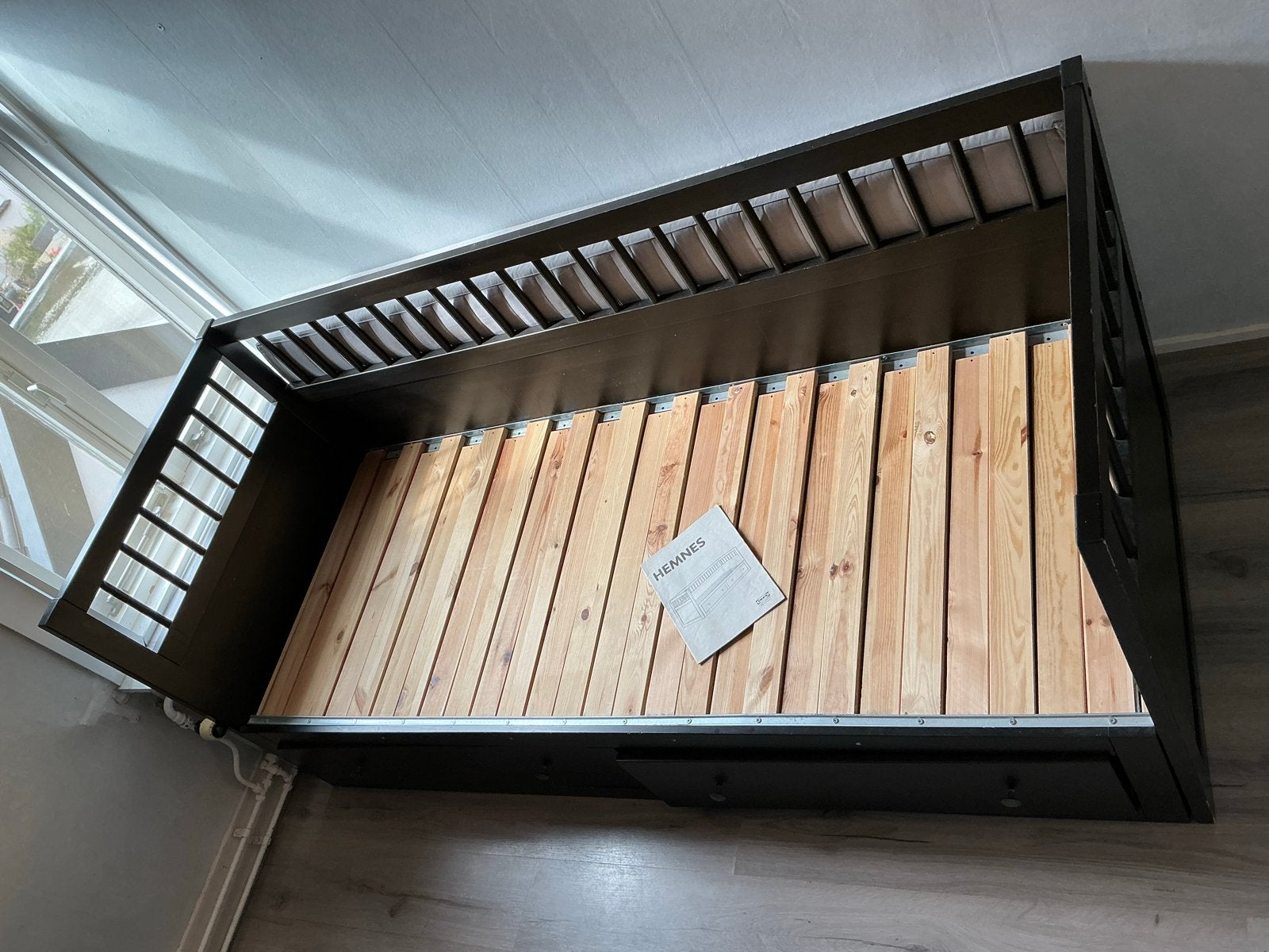IKEA Hemnes bedbank met 2 lades, zwartbruin, Huis en Inrichting, Ophalen, Zwart, Tweepersoons, 80 cm