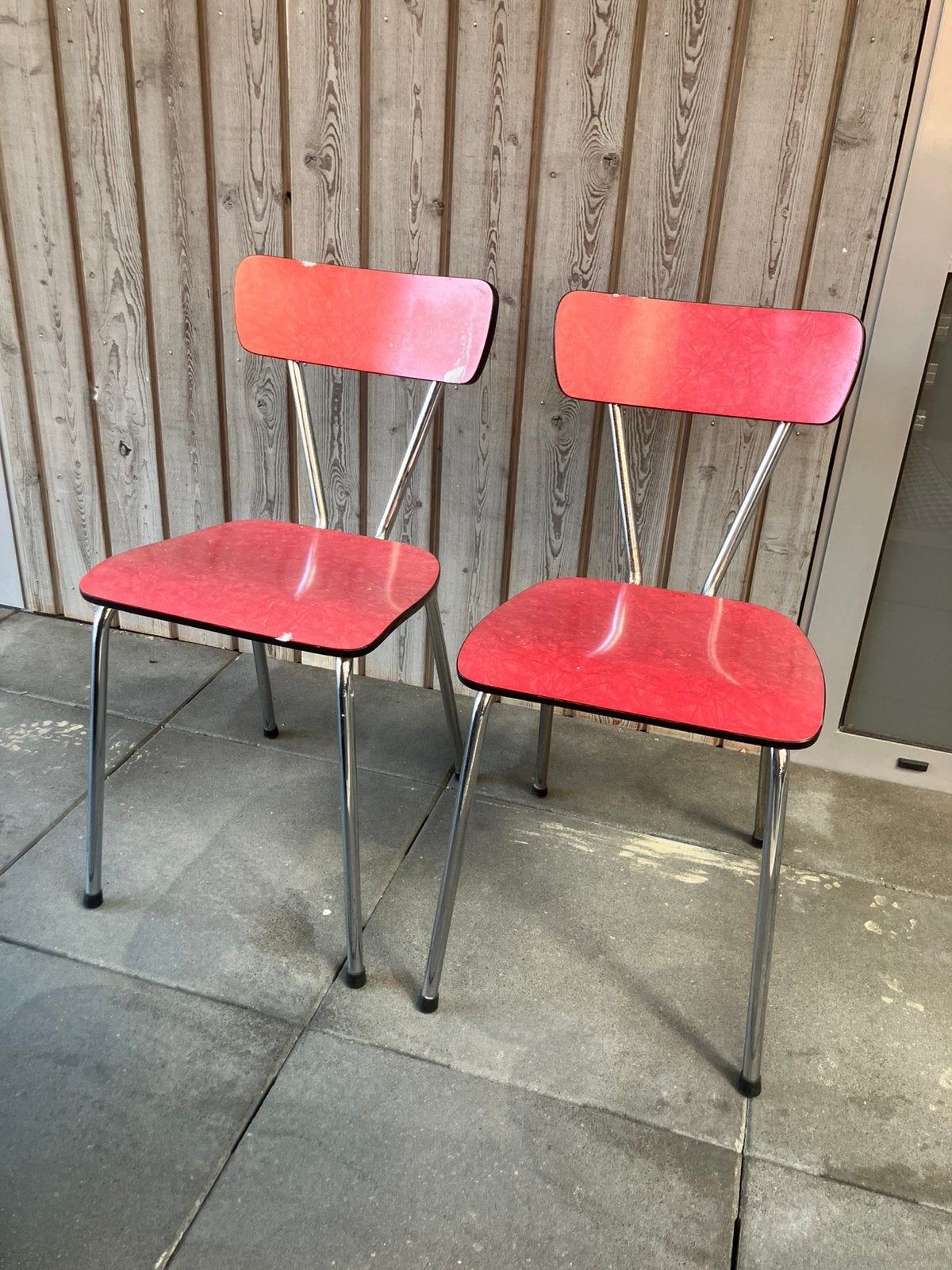 Jaren 60 roze/rode vintage (buiten) stoelen, Ophalen, Gebruikt, Rood, Twee