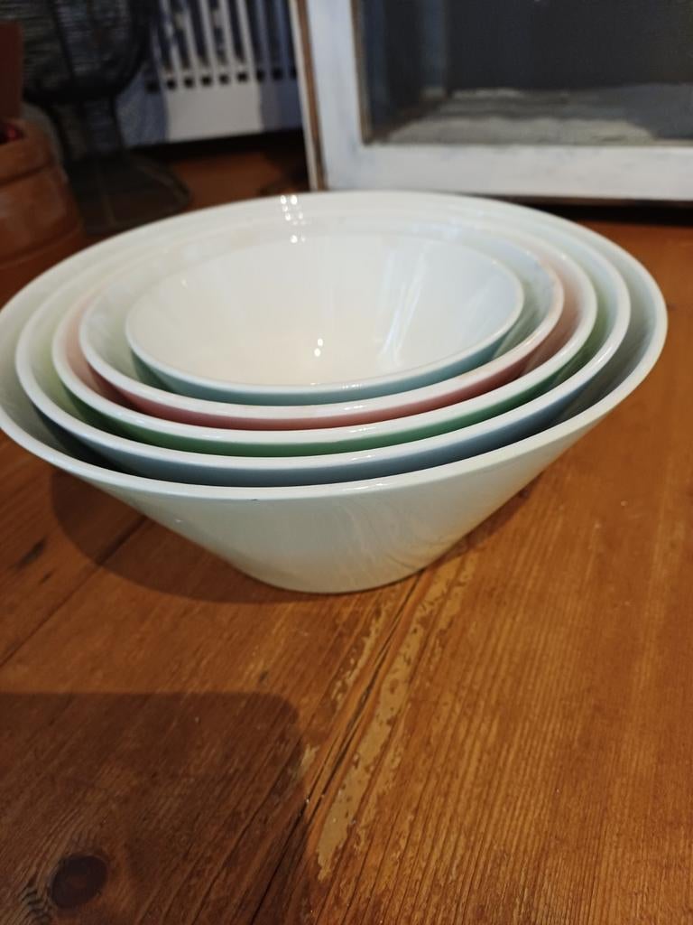 Nest Pastel Regout schalen, Ophalen of Verzenden