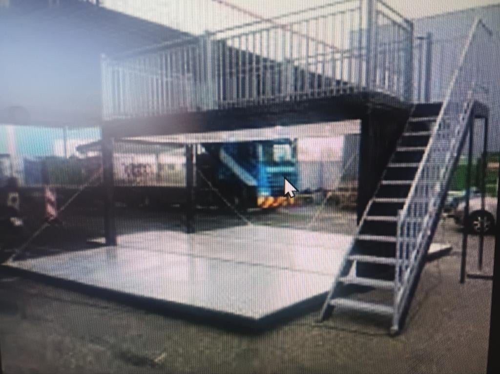 Bar container met dakterras event container tap container