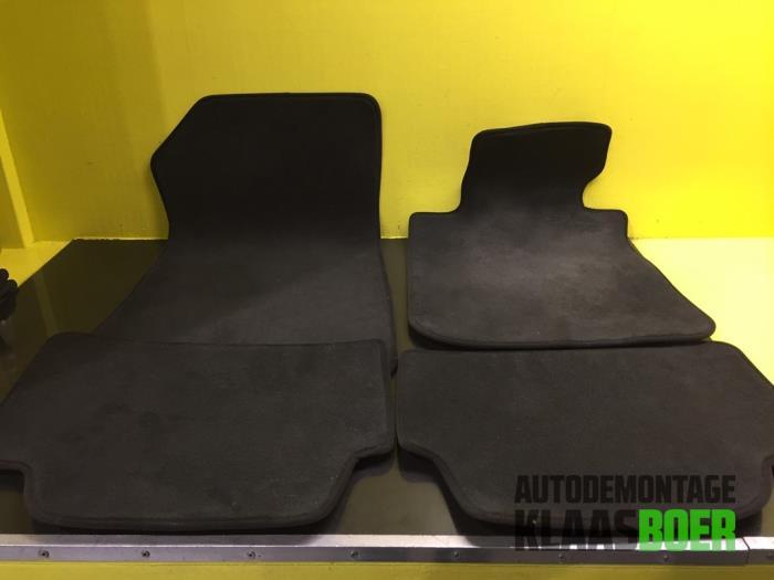 Matten Set van een BMW 1-Serie, Auto-onderdelen, Interieur en Bekleding, Ophalen of Verzenden, 12 maanden garantie, Gebruikt, BMW