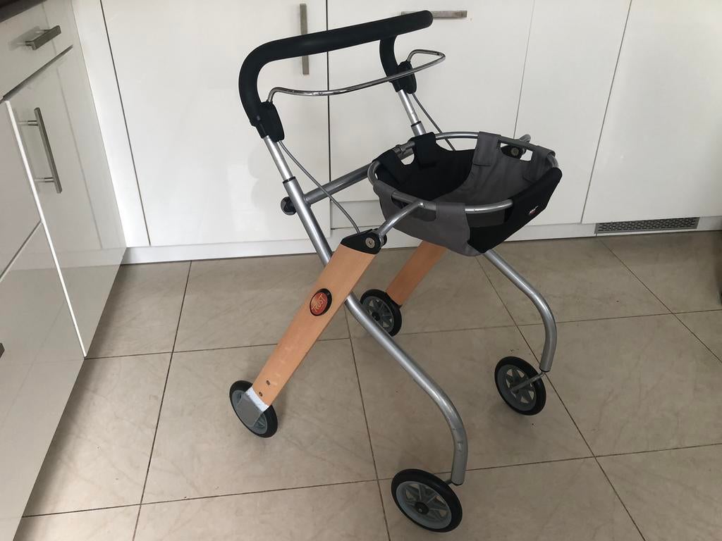 Rollater trust.   NU.   €49, Ophalen of Verzenden, Opvouwbaar, Zo goed als nieuw