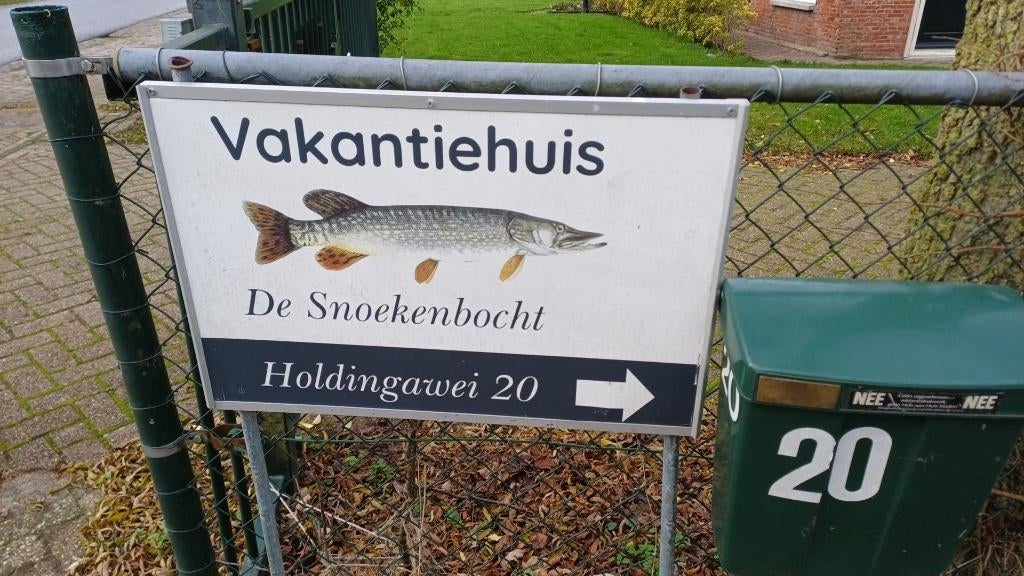 Huisje in Friesland aan vaarwater, honden welkom., Vakantie, Vakantiehuizen | Nederland, Dorp, 2 slaapkamers, Open haard, Friesland
