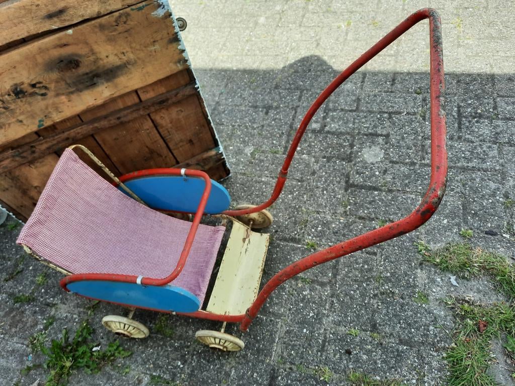 Antieke brocante kinderwagen., Ophalen
