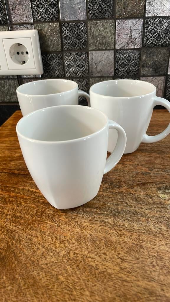 Witte mokken van Intermezzo, 9 stuks, nieuw, Huis en Inrichting, Keuken | Servies, Ophalen of Verzenden, Nieuw, Overige stijlen