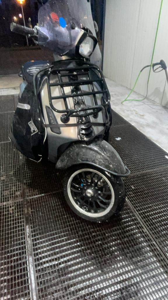 Vespa Sprint Carbon Opties - Prachtige 4 Takt, Fietsen en Brommers, Ophalen, Gebruikt, Maximaal 45 km/u, Overige modellen