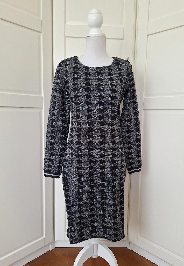 Geisha nieuwe zwarte pied a poule midi jurk S 36, valt als M, Kleding | Dames, Jurken, Geisha, Zwart, Nieuw, Ophalen of Verzenden