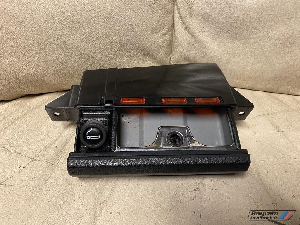 Bmw E34 asbak unit met houder en sigarettenaansteker 5-serie, Gebruikt, -, -, Ophalen of Verzenden