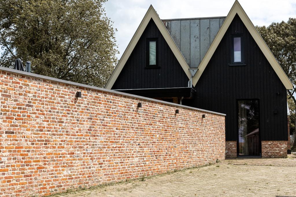 Antieke Friese rode oranje handvorm steen ca 20.5x4.5 150M2!, Ophalen, Gebruikt, Bakstenen