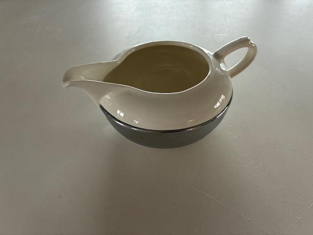 vintage porseleinen melkkannetje Benraad, Overige typen, Ophalen of Verzenden, Zo goed als nieuw, Effen