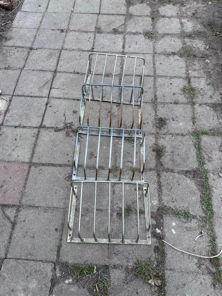 Kleine ijzeren hooi ruiven