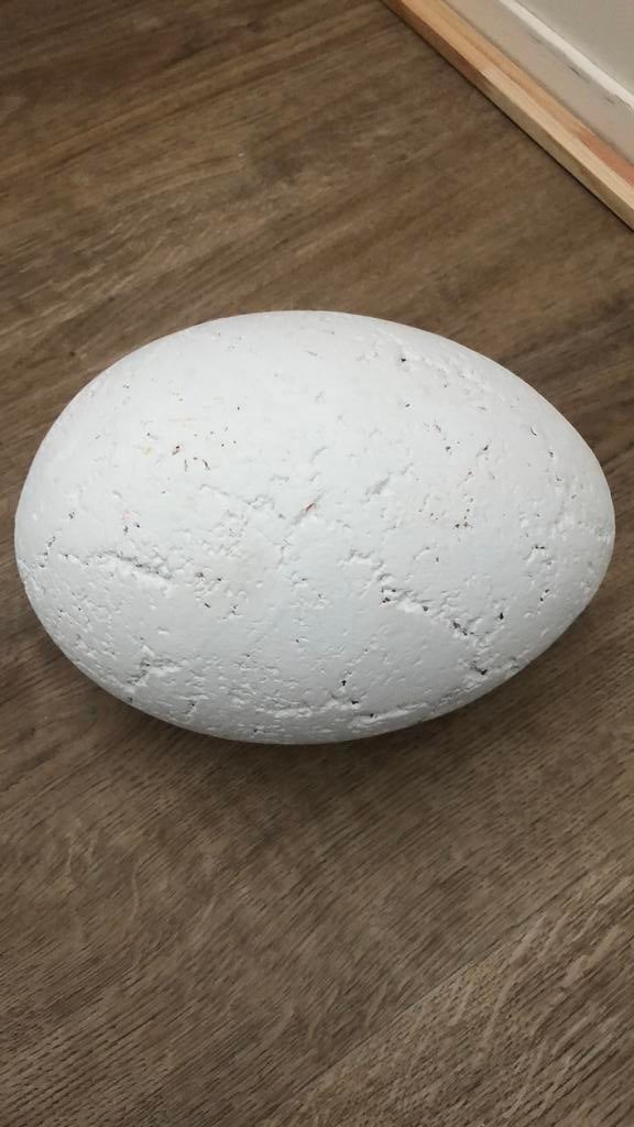 Stenen paasei, Ophalen of Verzenden, Zo goed als nieuw