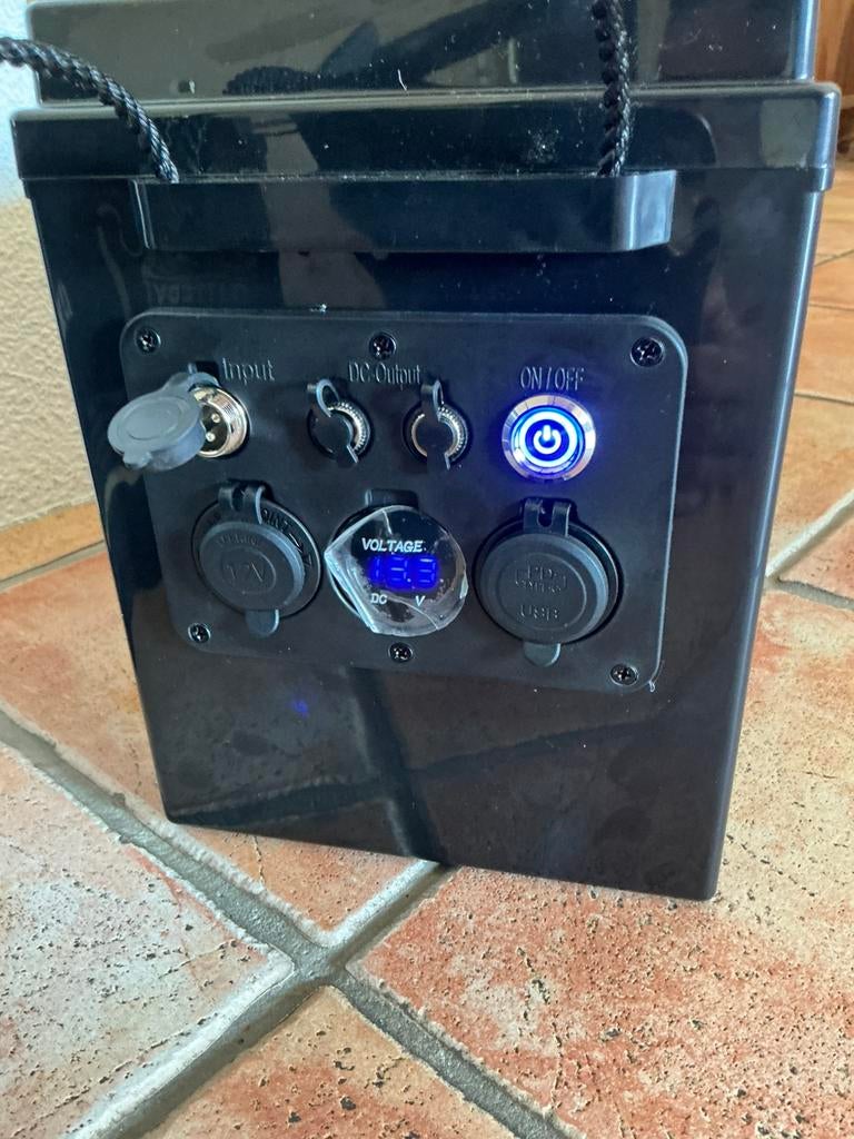 12 Volt 200Ah LiFePo4 Accu met LCD scherm   5 jaar ERVARING, Caravans en Kamperen, Ophalen of Verzenden, Nieuw