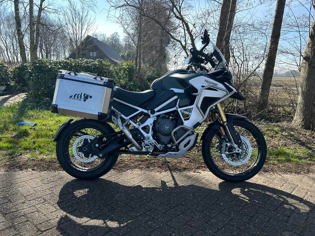 Triumph Tiger 1200 Rally Explorer, 1160 cc, Motorrijbewijs A, 3 cilinders, Particulier