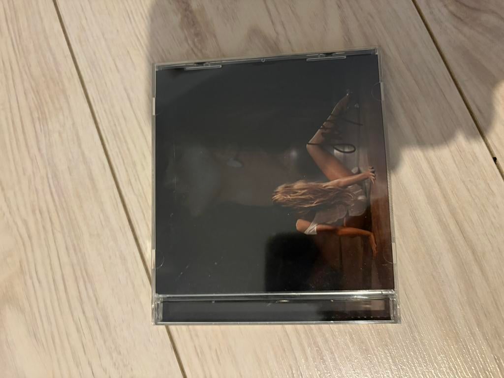 Tate mcrae signed cd, Ophalen of Verzenden, Zo goed als nieuw