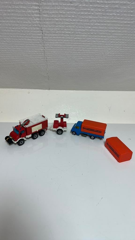 Unimog Feuerwehr Siku 2913  Siku Hanomag Henschel V338, Hobby en Vrije tijd, Modelauto's | 1:50, Ophalen of Verzenden, Bus of Vrachtwagen