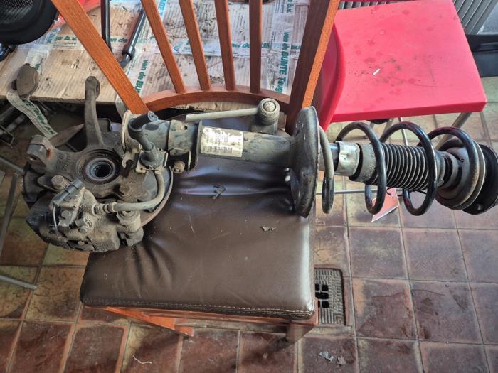 Schokdemperpoot links-voor van een Ford KA, Gebruikt, -, -, Ford