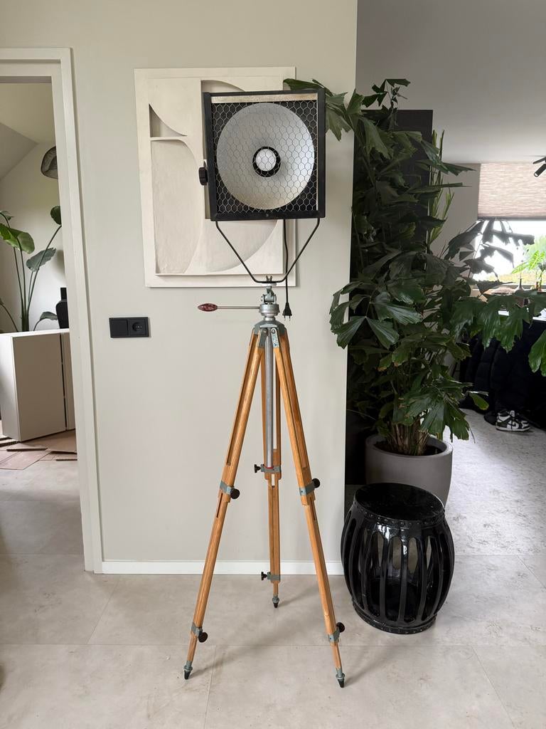 Vintage theaterlamp op statief, Antiek en Kunst, Antiek | Lampen, Ophalen