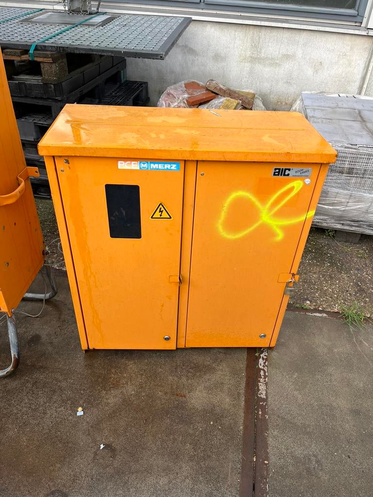 Mobiele elektrische verdeelkast 97x85x40cm, Ophalen, Zo goed als nieuw, Overige typen