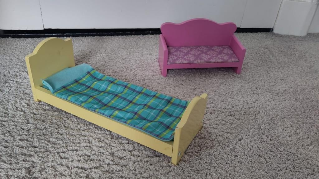 Barbie Meubels: Stoelen, Picknicktafel, Bed & Bank, Ophalen of Verzenden, Gebruikt, Barbie