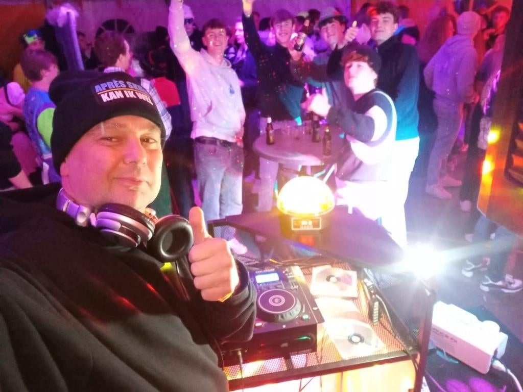 Goedkope dj, betaalbare dj, Dj boeken, Dj huren, feest dj