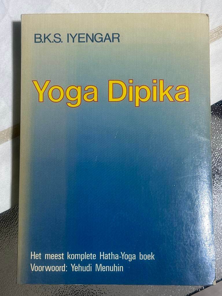 Yoga Dipika - B.K.S. Iyengar, Boeken, Gelezen, Meditatie of Yoga, Ophalen of Verzenden, Instructieboek