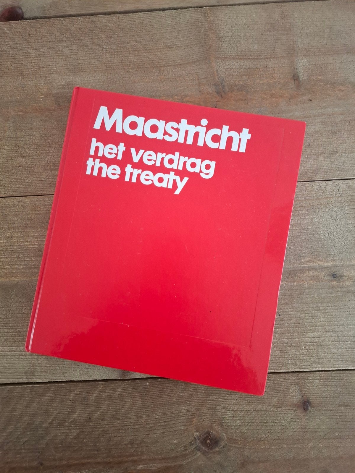 het verdrag van Maastricht ter ere van 15 jarig bestaan, Boeken, Ophalen of Verzenden, Zo goed als nieuw, Joost van den akker
