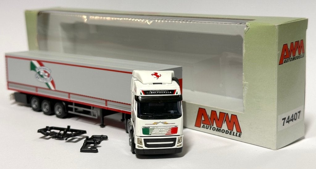 1:87 AWM 74407 Volvo FH3 GT met F.lli Battistella oplegger, Verzenden, Zo goed als nieuw, Bus of Vrachtwagen, AWM
