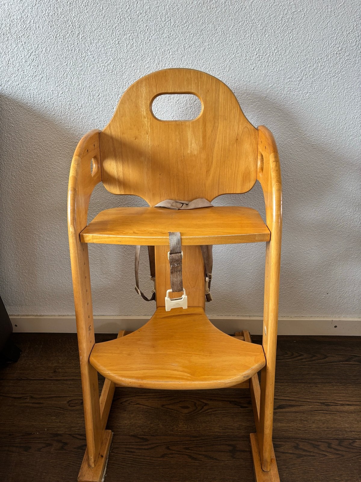 Tiamo Houten meegroeistoel met gordel - Gebruikt, Kinderen en Baby's, Kinderstoelen, Ophalen, Gebruikt, Meegroeistoel, Aanschuifbaar