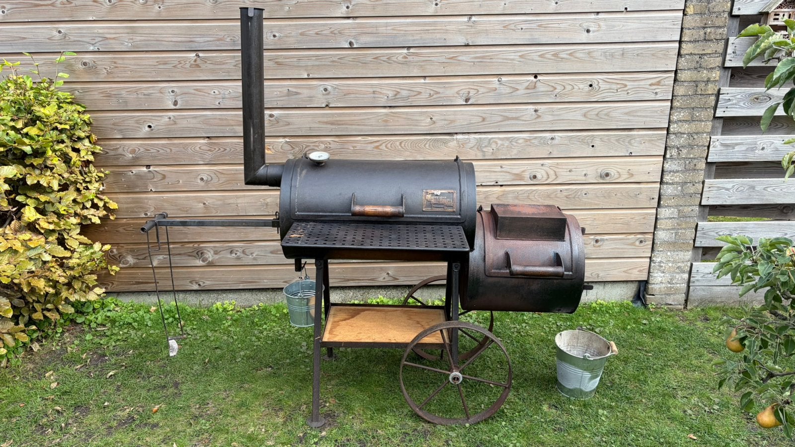 Nette Lette Grill Smoker, Ophalen, Zo goed als nieuw, Met accessoires