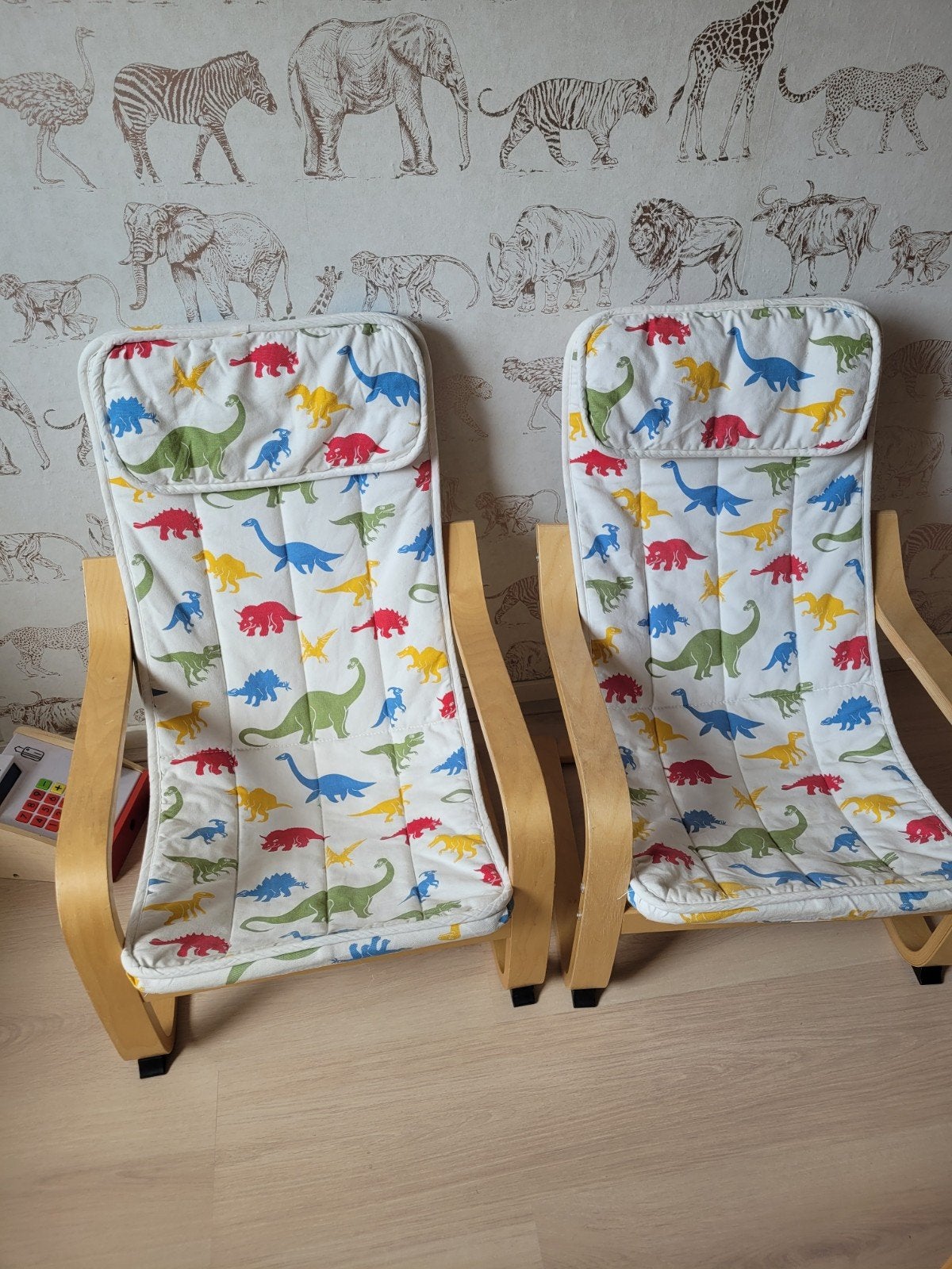 twee nette kinderstoelen, Ophalen, Zo goed als nieuw, Stoel(en)